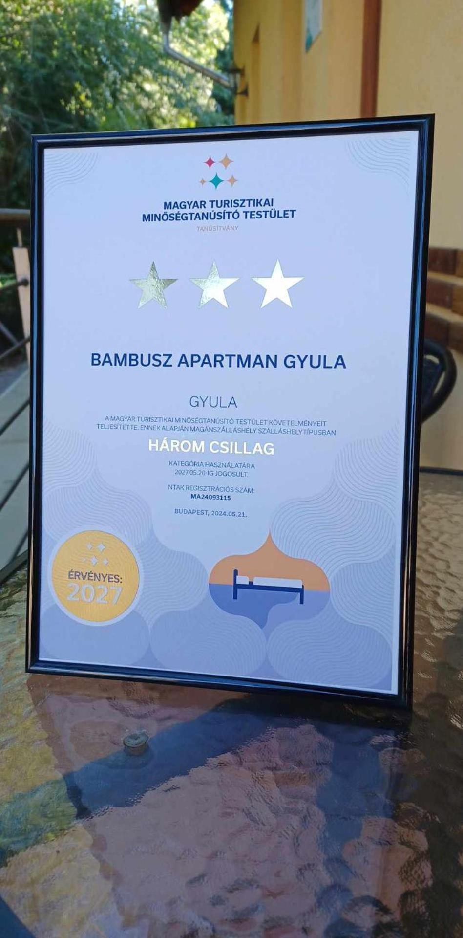Bambusz Apartman Gyula Exteriér fotografie