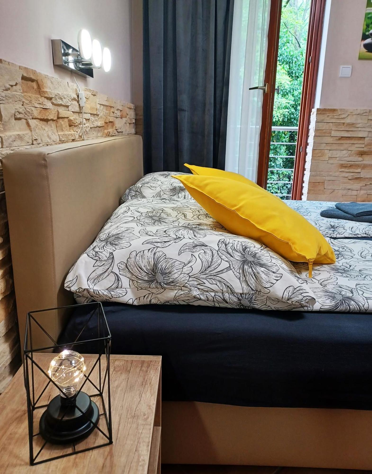 Bambusz Apartman Gyula Exteriér fotografie